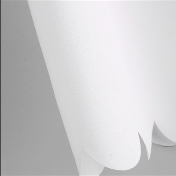 Fioreela White Petal Sleeve Blouse - Picture 4 of 5